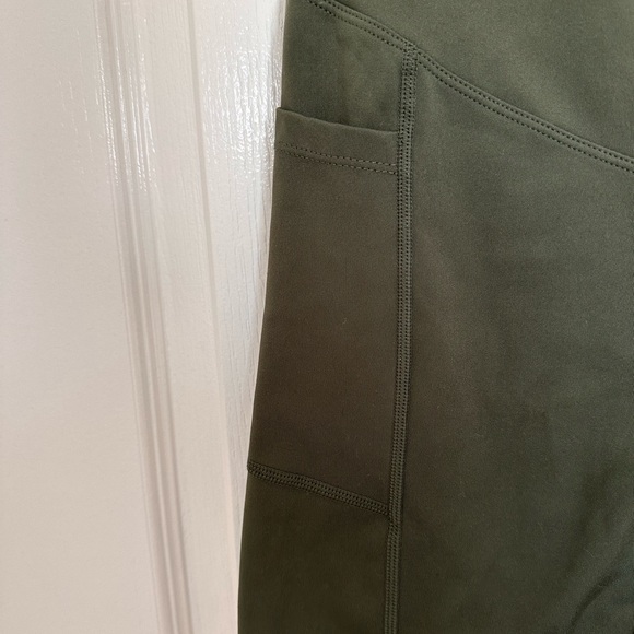 Maternity Workout Pants LOT - 3 pairs! Biker shorts and leggings. - Picture 10 of 10